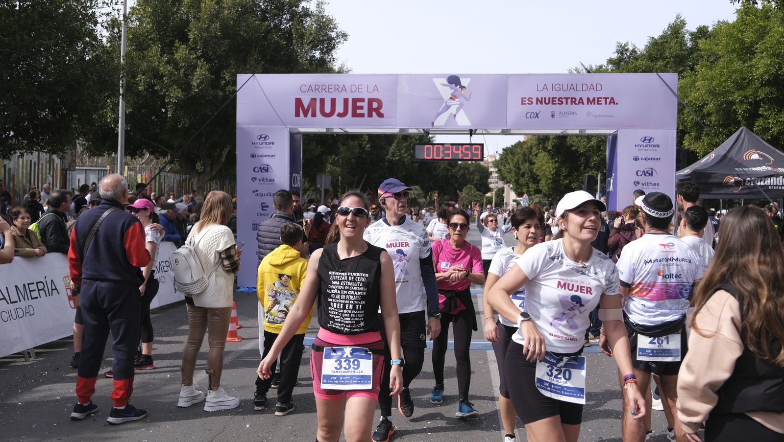 Imágenes de la Carrera de la Mujer 2023 en Almería