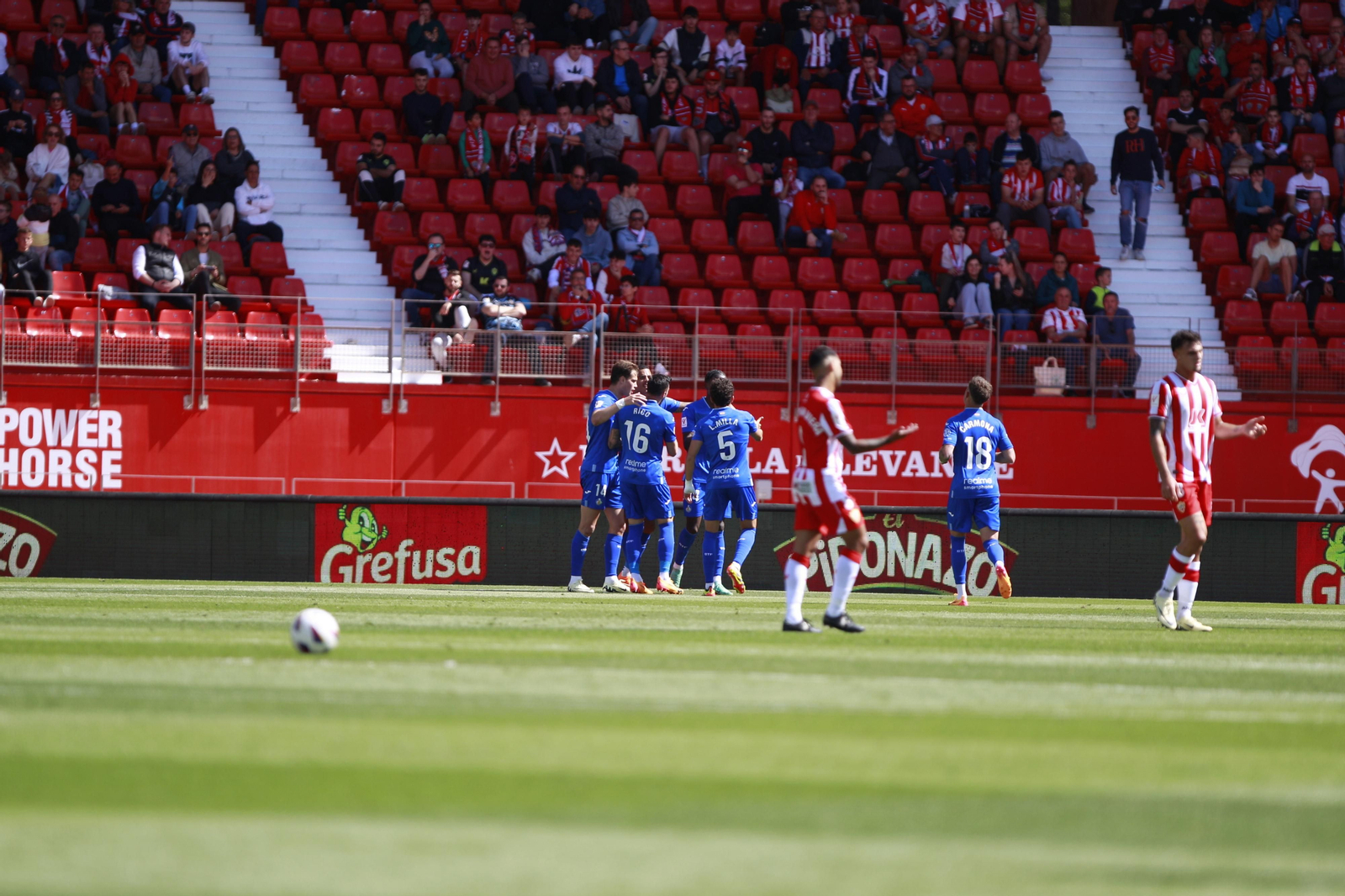 Las imágenes del triste descenso de la UDA ante el Getafe