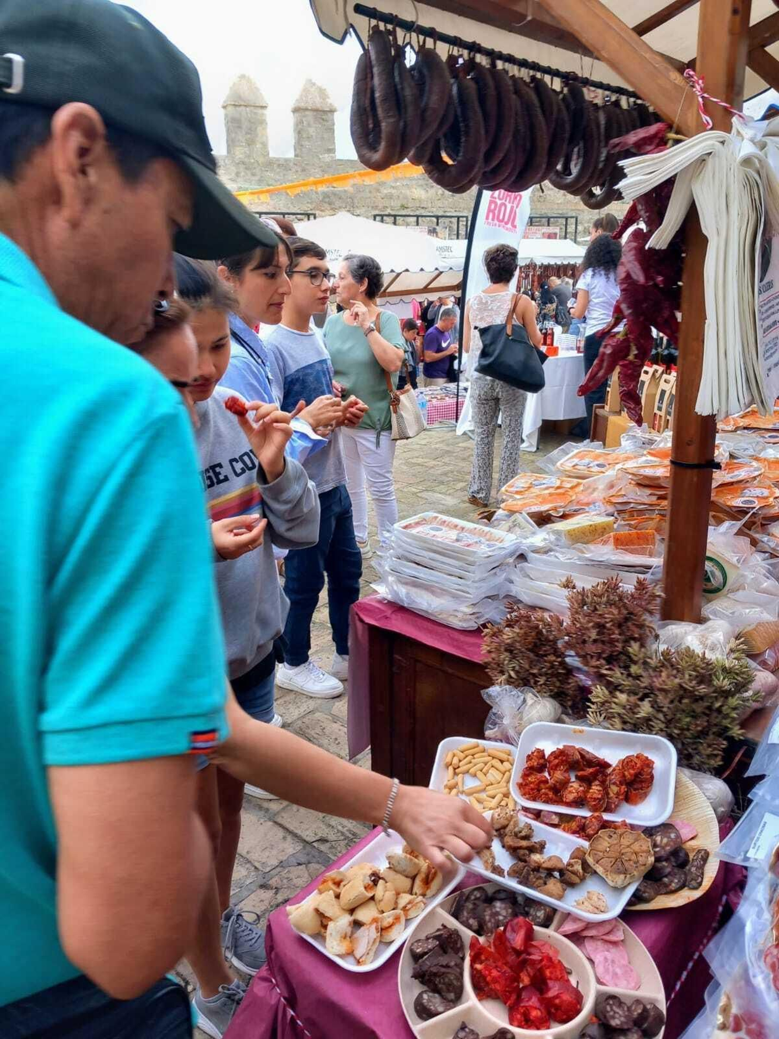 Las imágenes del Día de Lomo en manteca en Vejer: un sabroso plan en uno de los pueblos bonitos de Cádiz