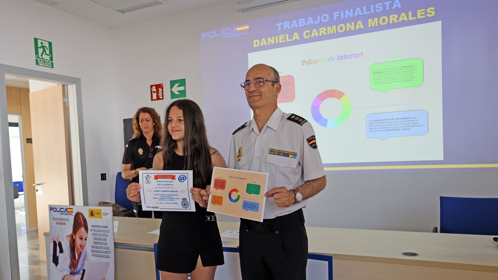 Premios del 2º concurso de infografías sobre los riesgos de internet para alumnos de 5º y 6º de primaria