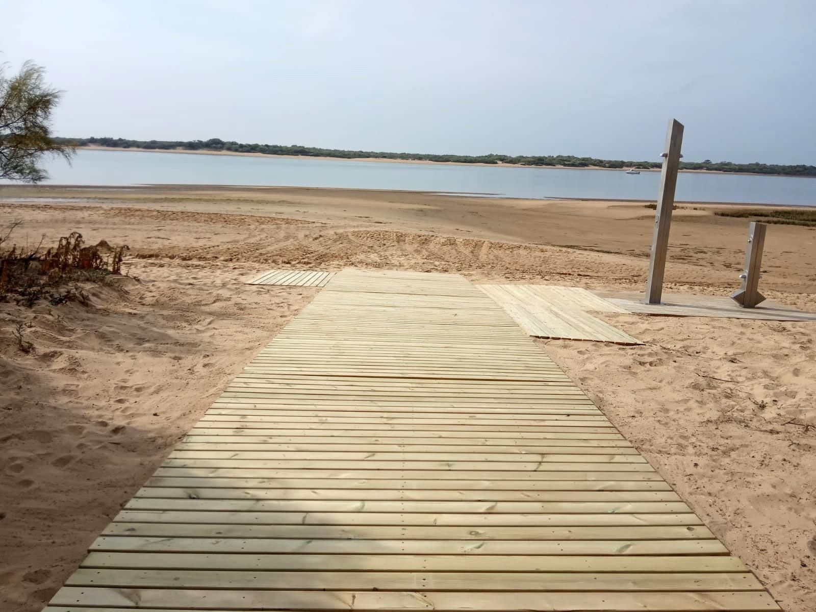 Las playas de la Costa de Huelva se preparan para la Semana Santa