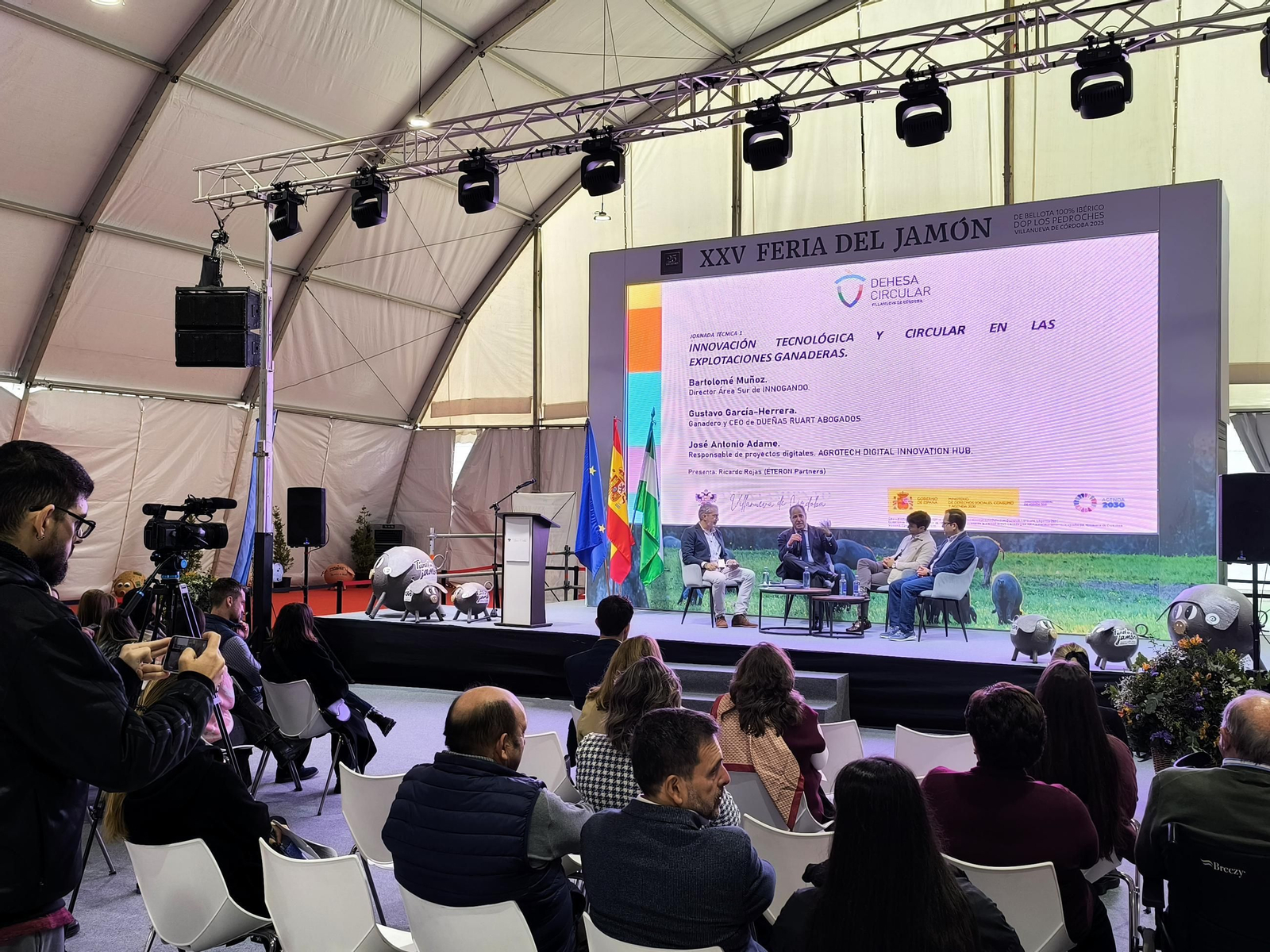 Primeras mesas de trabajo de Dehesa Circular en la Feria del Jamón de Los Pedroches.