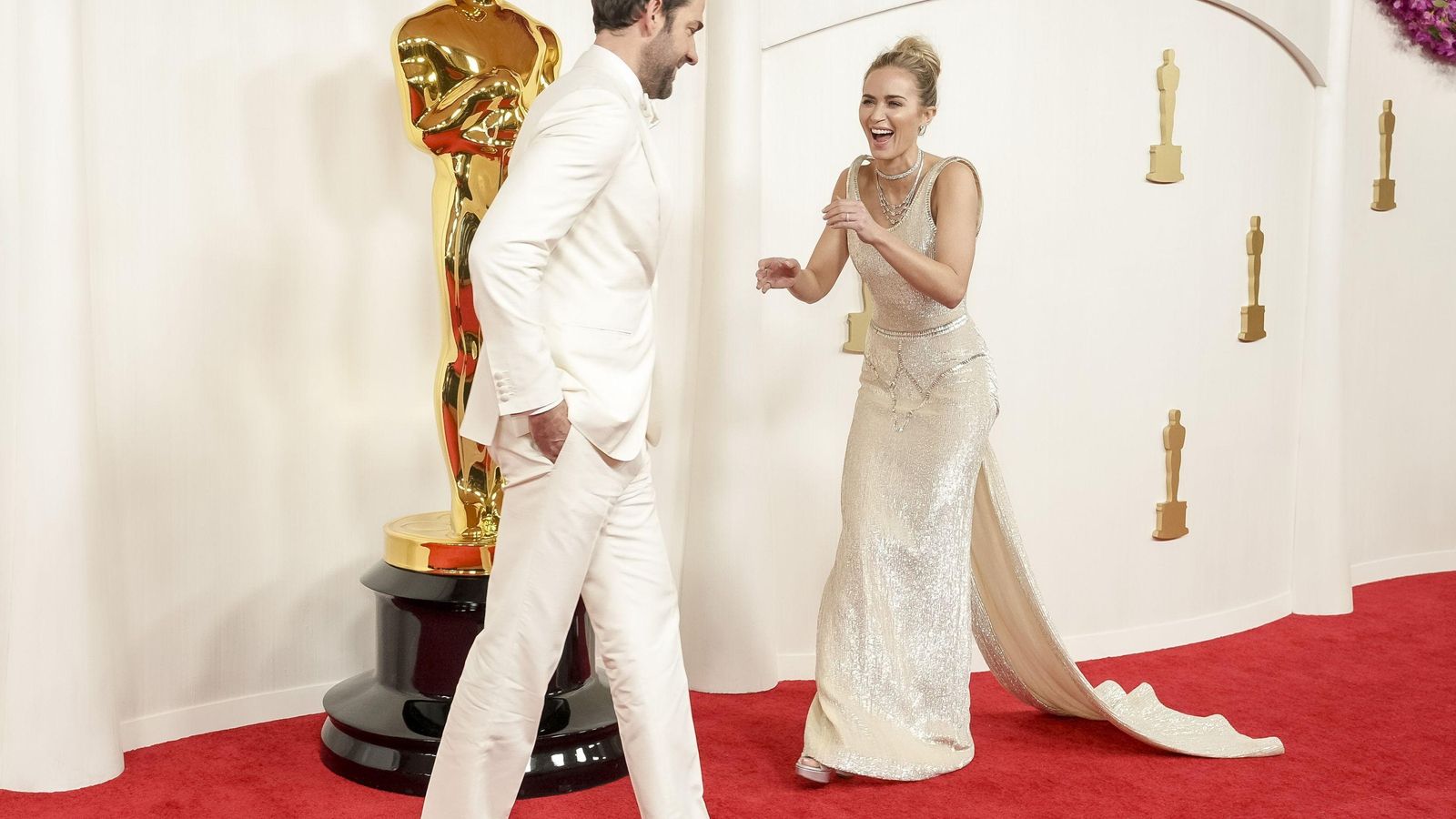 Emily Blunt, con su marido, John Krasinski, en la gala de los Oscar Emily Blunt, con su marido, John Krasinski, en la gala de los Oscar