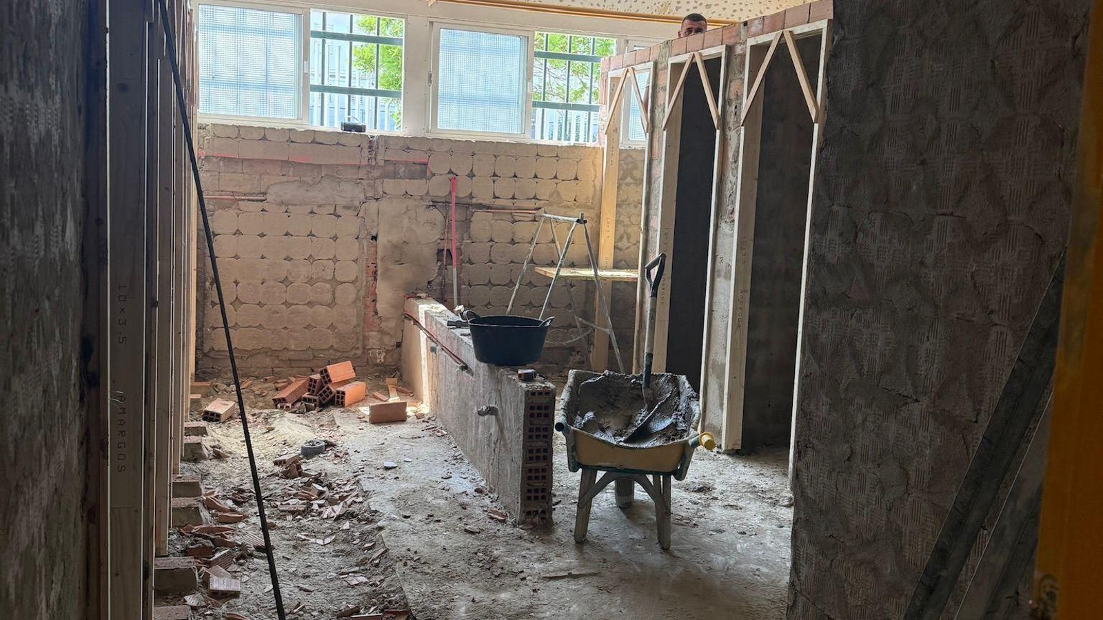 Obras en uno de los colegios de Huelva.