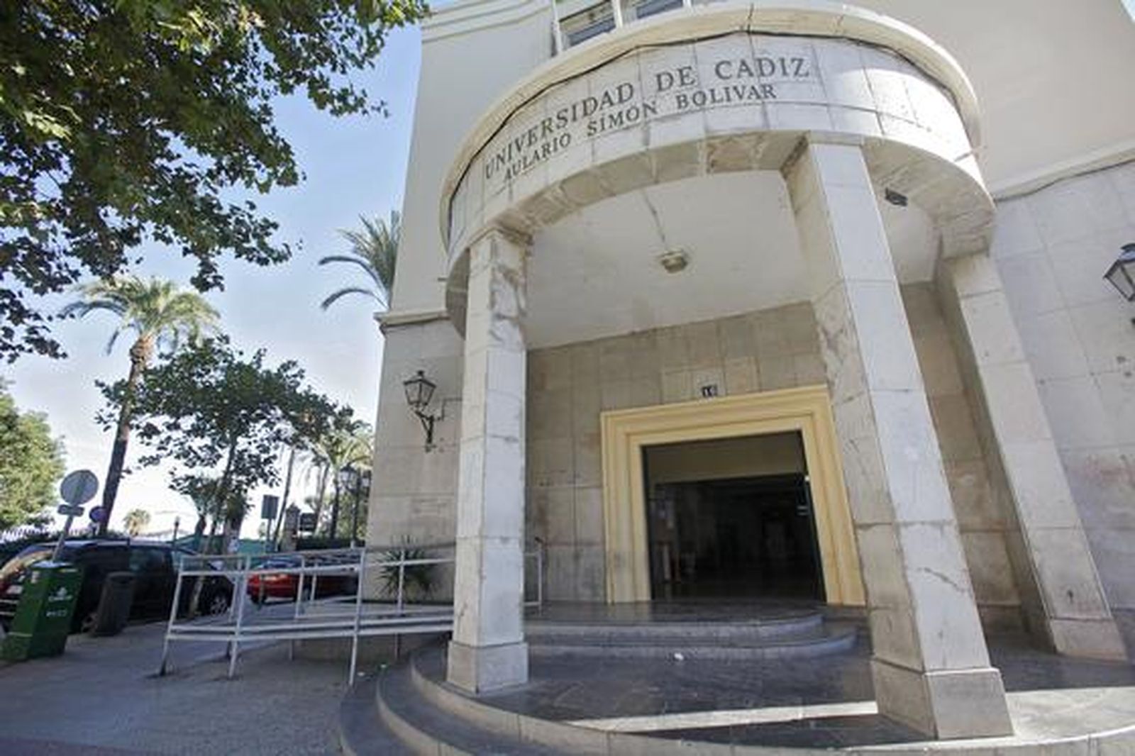 Los piquetes tomaron el centro de la capital desde primera hora de la mañana para impedir la apertura de comercios y empresas. /Jesús Marín