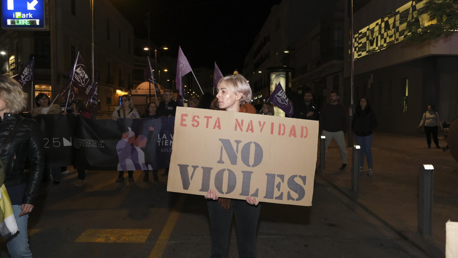 Fotografías de la manifestación del 25-N por la violencia de género, en Almería
