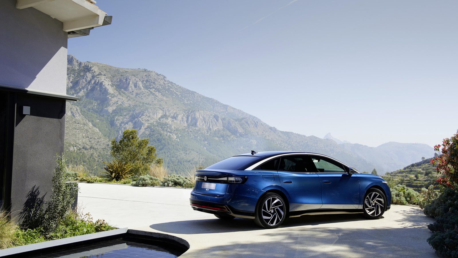 Inicialmente, el Volkswagen ID.7 dispondrá de un único motor, de nuevo desarrollo, situado en el eje trasero.