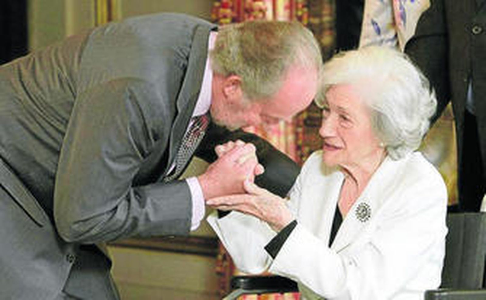Don Juan Carlos recibe a Matute en el Palacio Real.