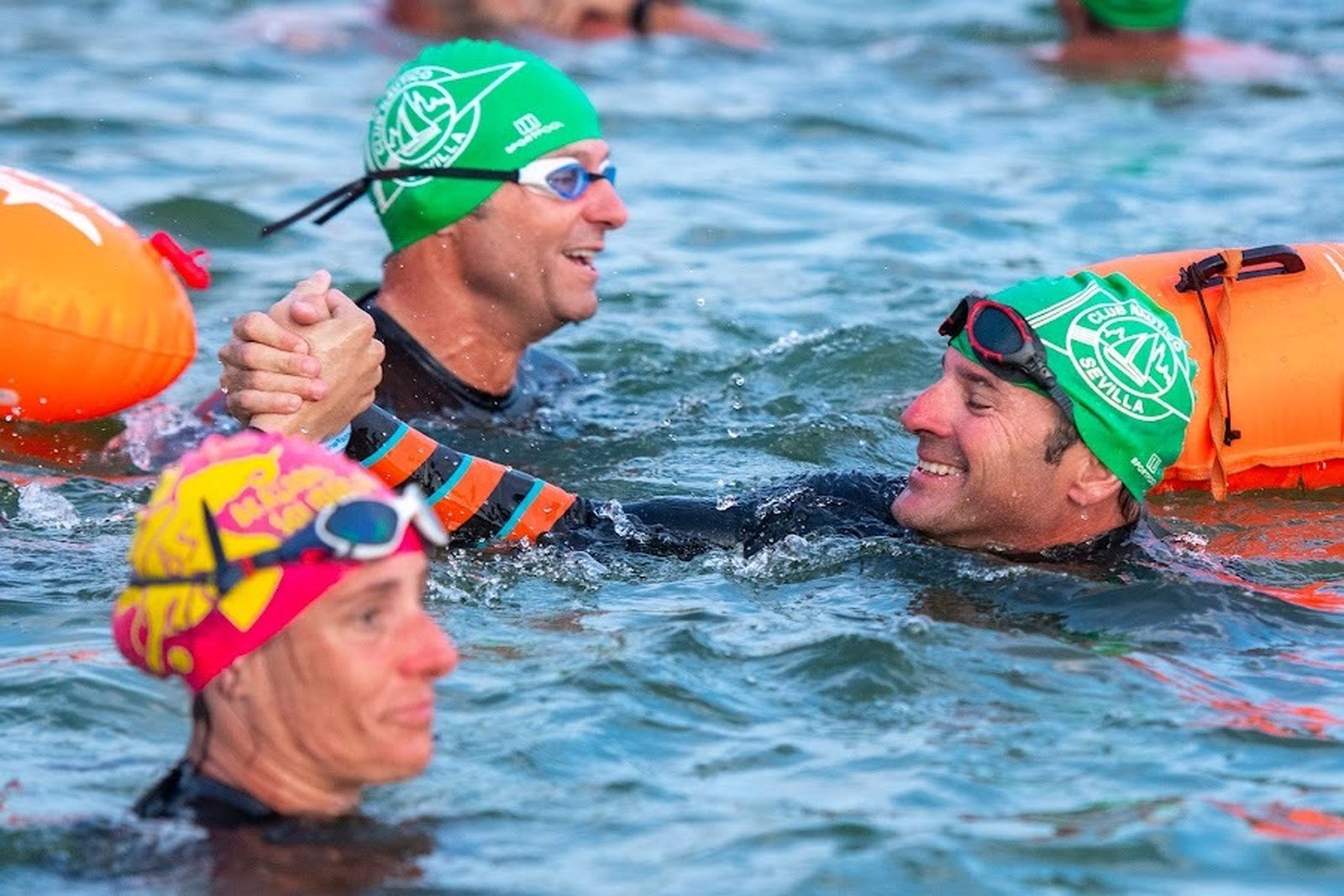 Triatlón a lo largo del Guadalquivir a beneficio de la Fundación Vicente Ferrer