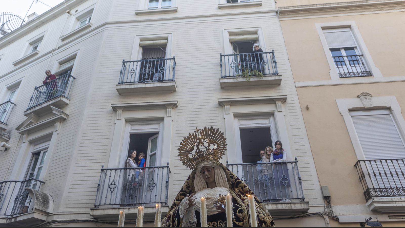 El traslado de los Panaderos a su capilla en imágenes