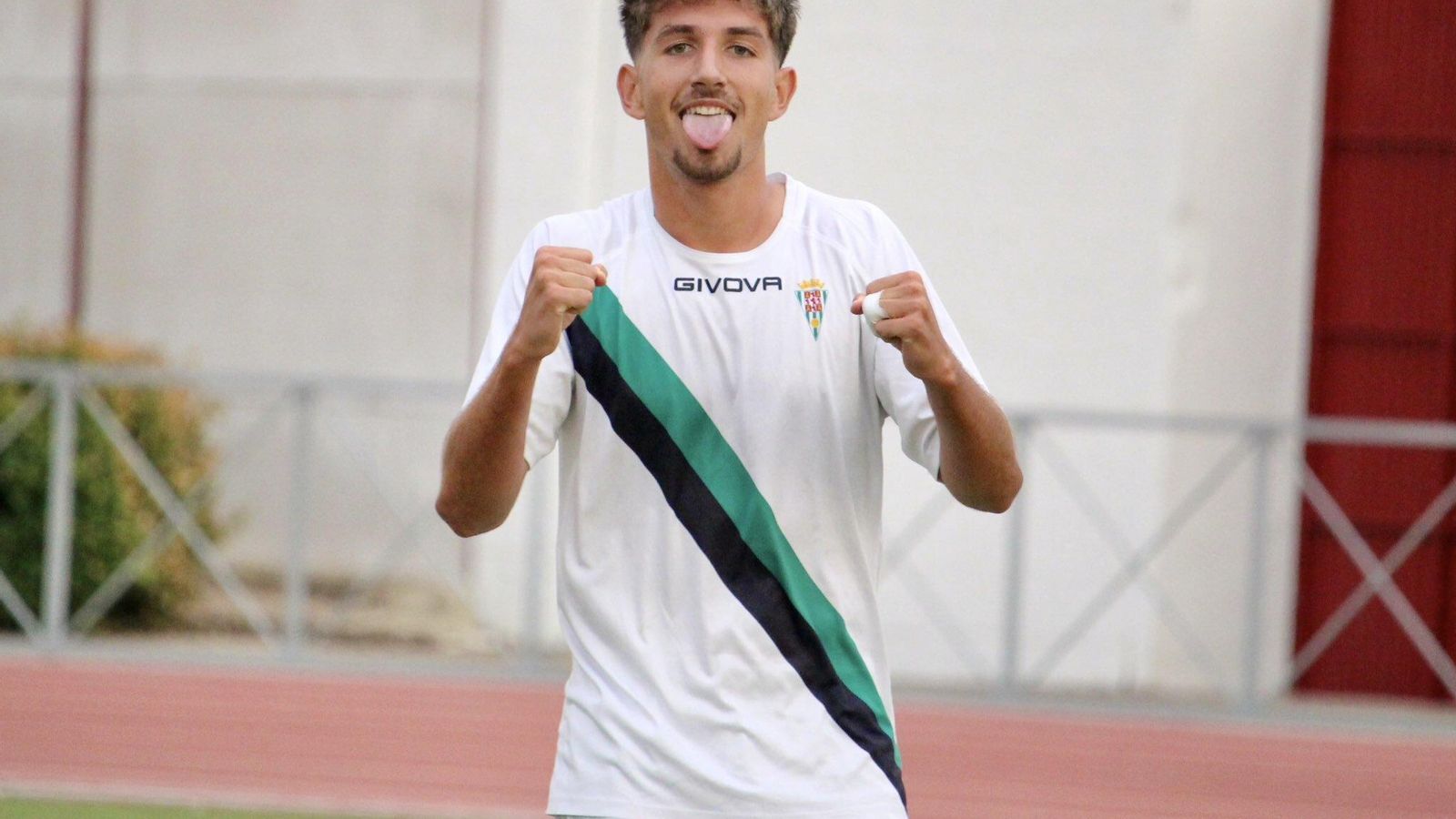 Mati, uno de los ocho jugadores que siguen de la pasada temporada. Mati, uno de los ocho jugadores que siguen de la pasada temporada.