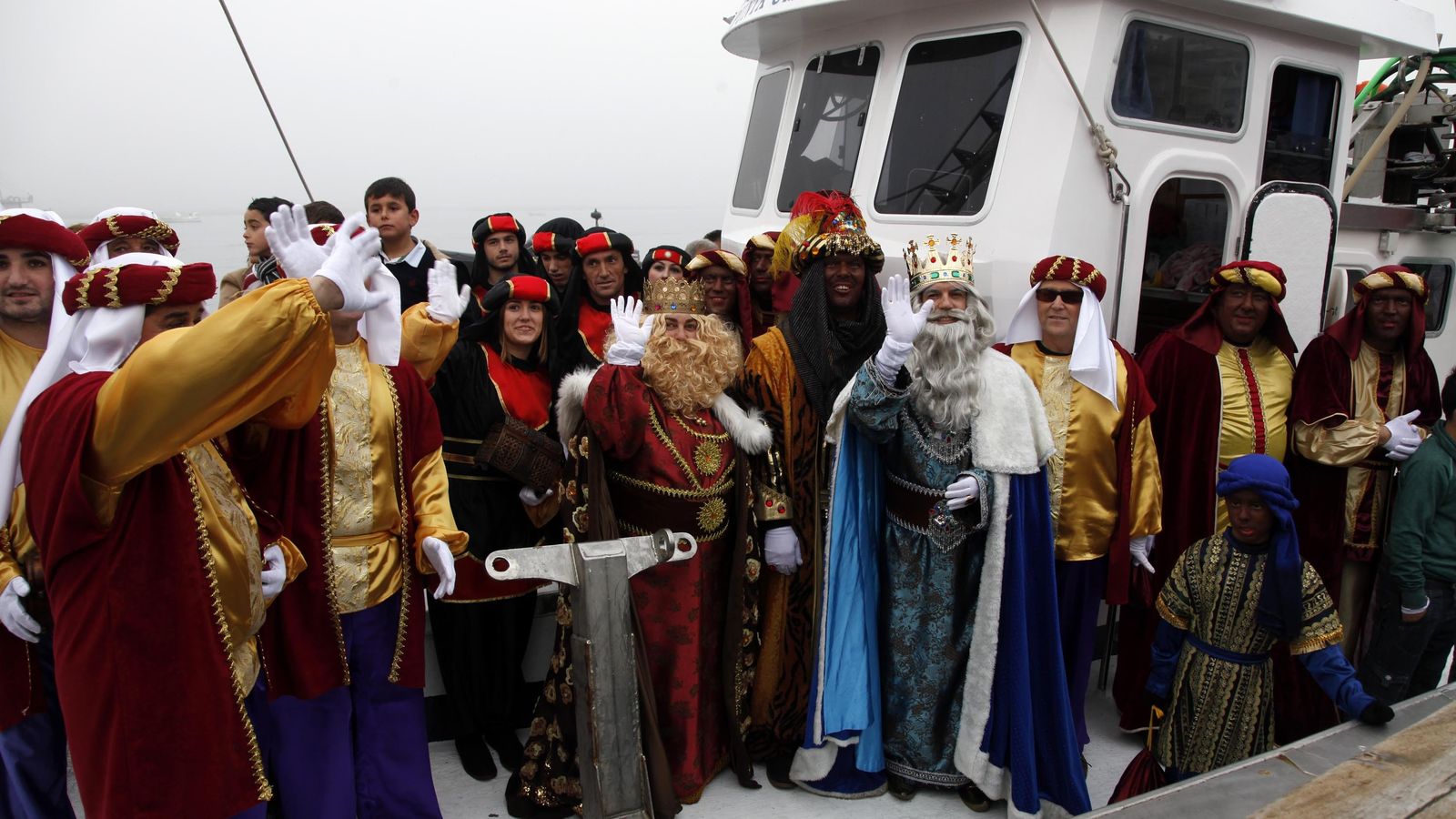 Los Reyes Magos llegando a Huelva en barco
