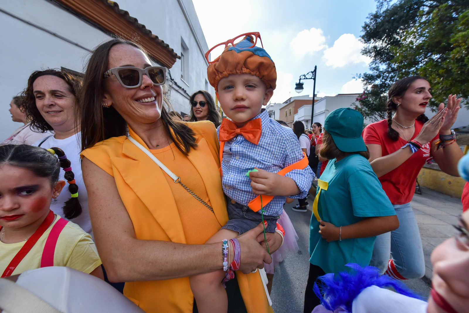Búscate en las fotos de la cabalgata del Día del Niño en Los Barrios