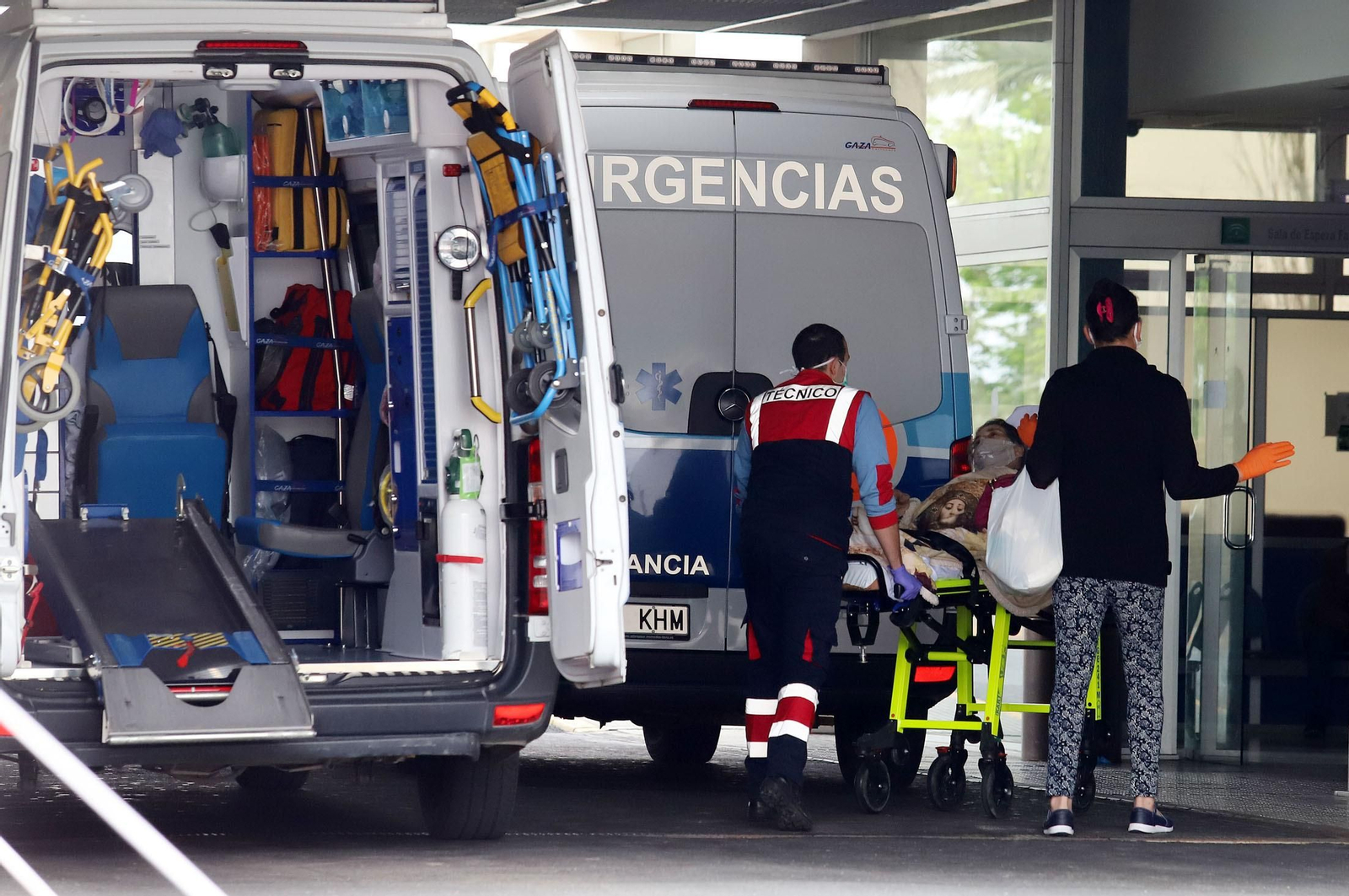 Ingreso de una paciente el viernes pasado en Urgencias del Juan Ramón Jiménez. Ingreso de una paciente el viernes pasado en Urgencias del Juan Ramón Jiménez.