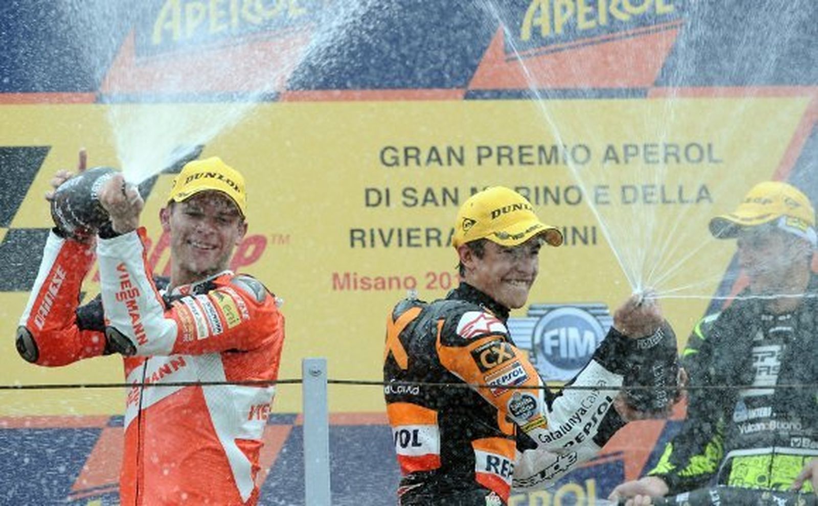 Márquez recorta otros cinco puntos a Bradl