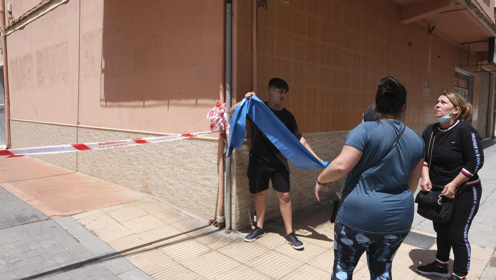 Imágenes de la vivienda con daños en el Tagarete. Almería