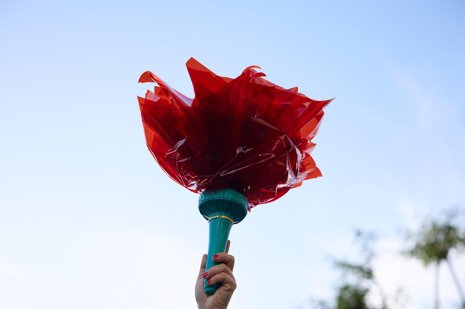 Miles de manifestantes contra Trump y Musk en EEUU: "¡Quita tus manos!"