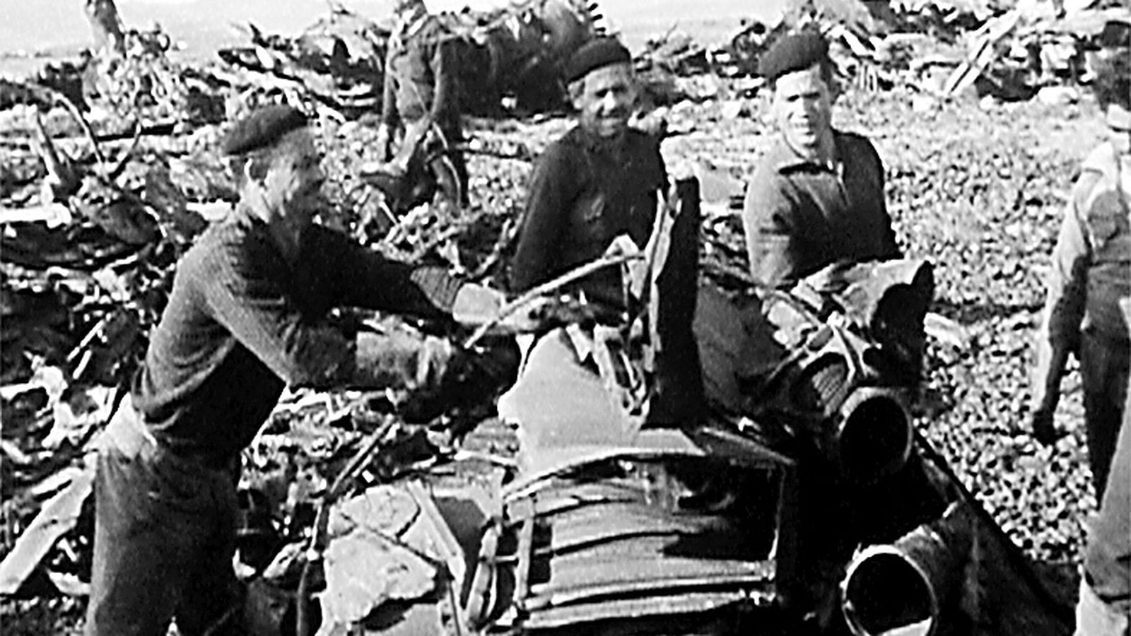 Los vecinos de Palomares también contribuyeron con la limpieza.