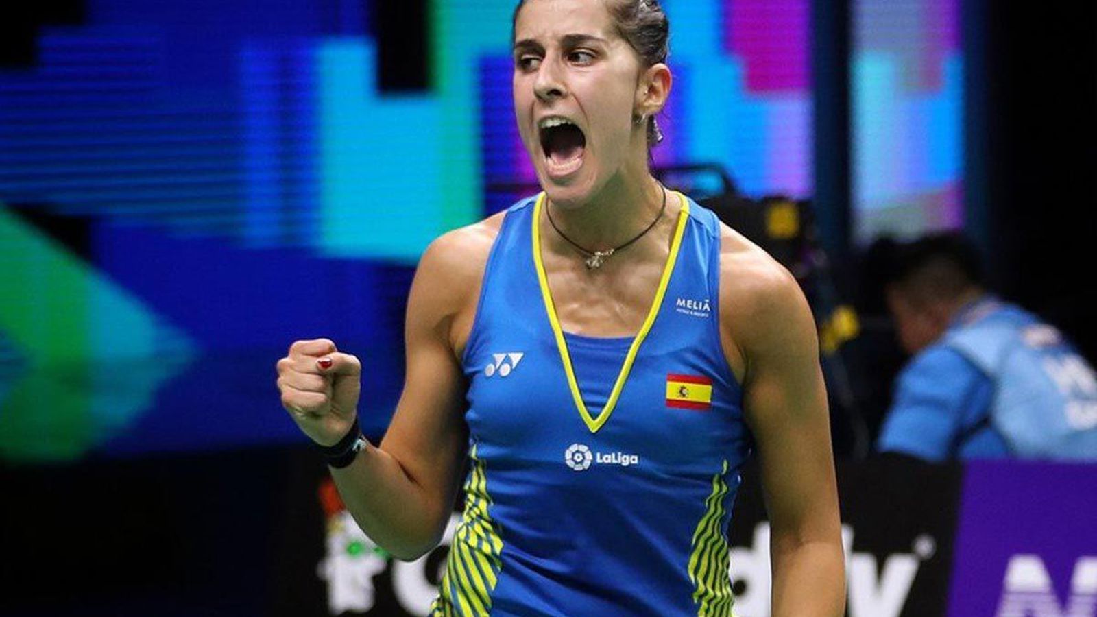 Carolina Marín celebra un punto en la final contra Sindhu