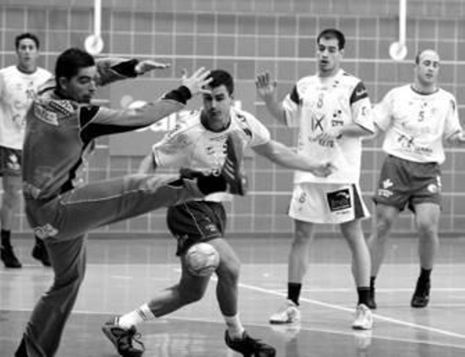 Los de Fernando Castelló imprimieron intensidad, velocidad, ritmo y garra en el duelo ante su afición. Los de Fernando Castelló imprimieron intensidad, velocidad, ritmo y garra en el duelo ante su afición.