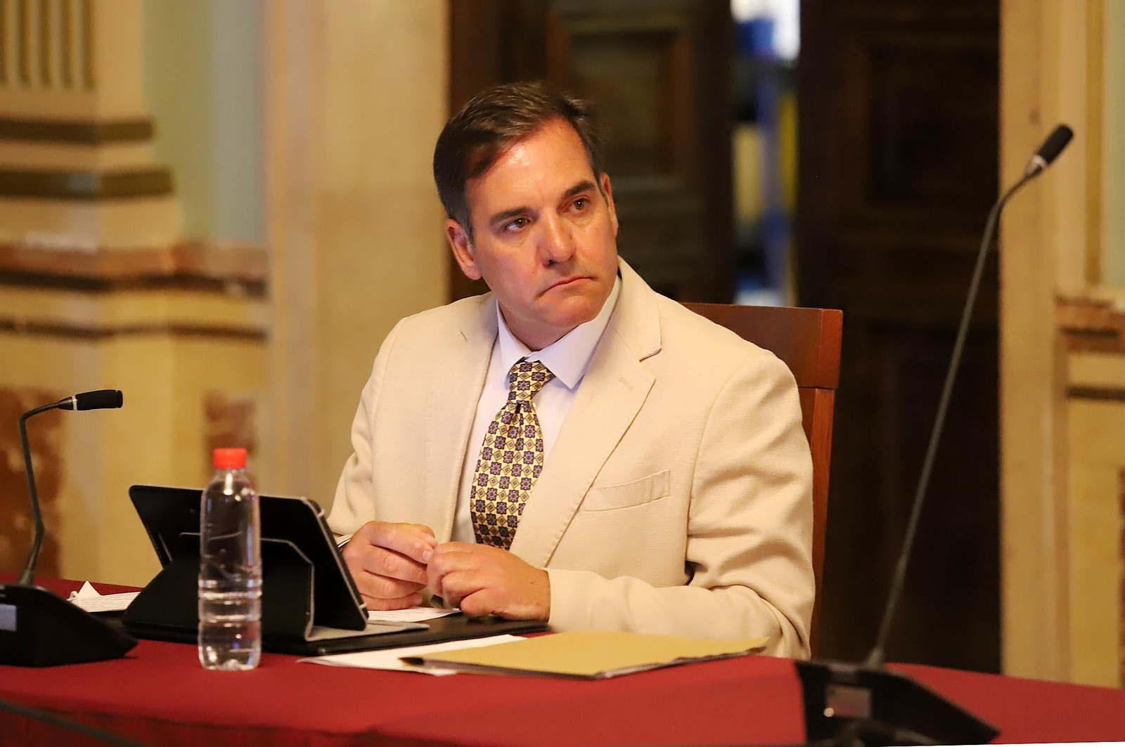 Imágenes del pleno municipal celebrado en el Ayuntamiento de Huelva