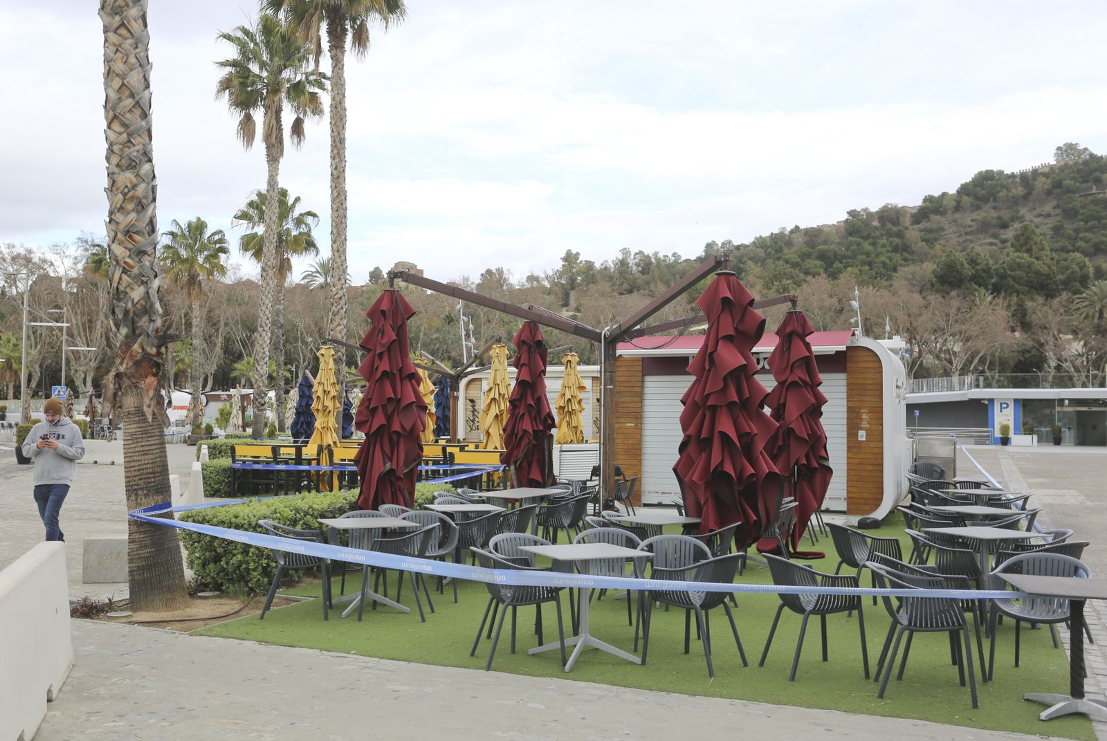 El Muelle Uno tras la primera semana de cierre de comercio y hostelería en Málaga capital