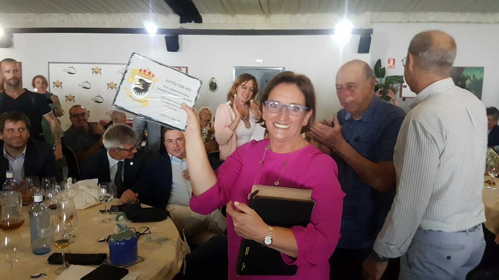 Almuerzo de despedida de Lucía Vizcaya  jefa de la Oficina de Extranjeros en imágenes