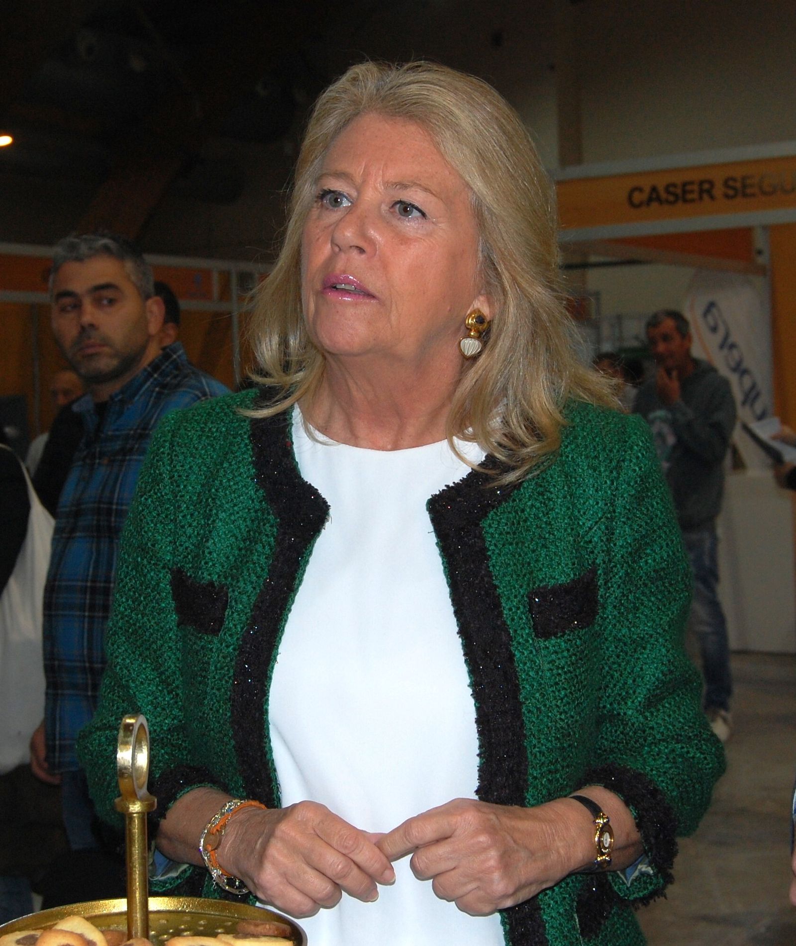 La alcaldesa de Marbella, Ángeles Muñoz, durante su visita a la Feria de Empleo.