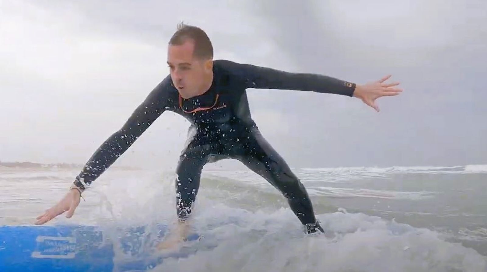 Instante del video 'Rota, para sentirse vivo'.