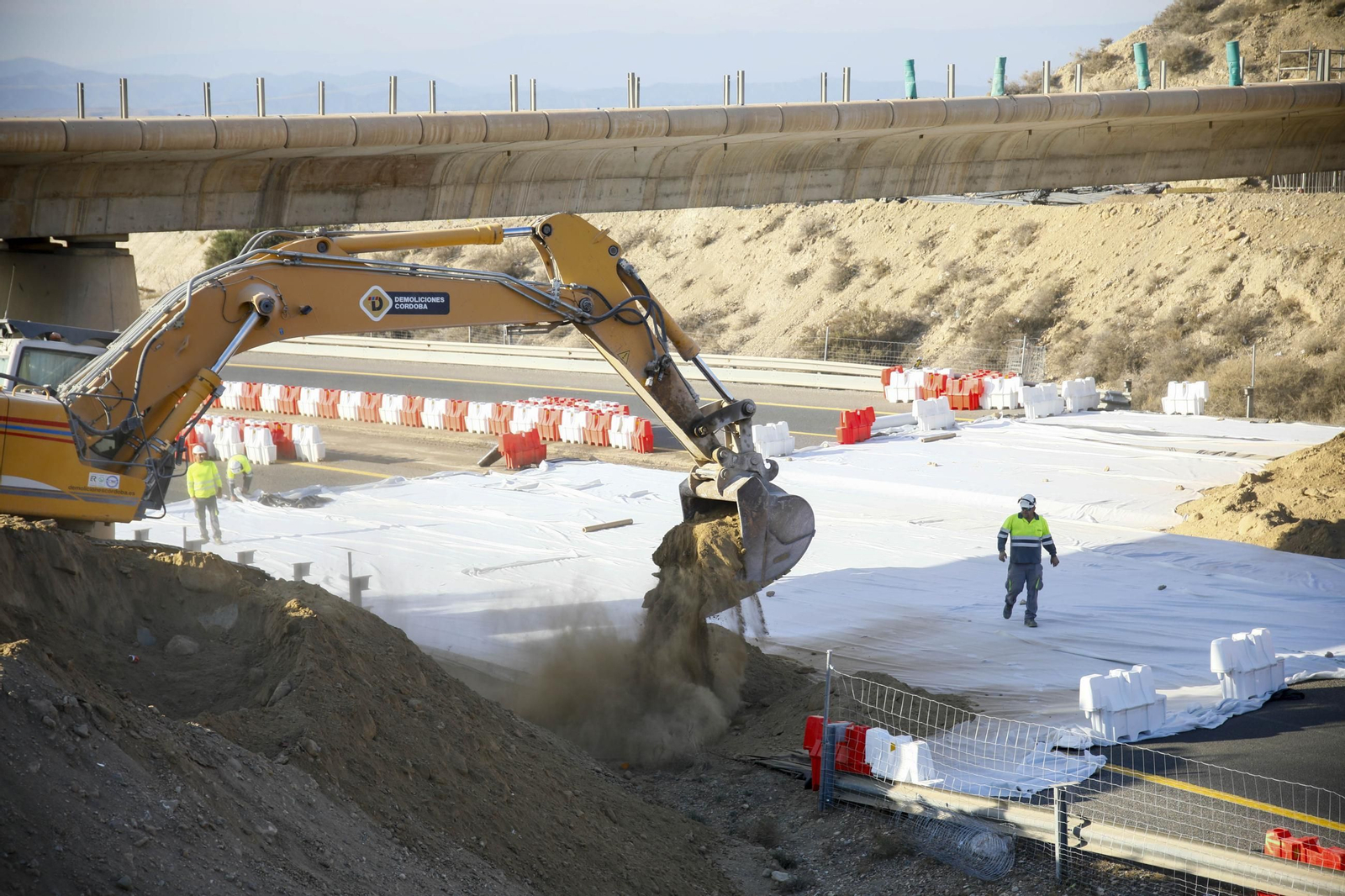 Imágenes del corte total en la A-7 de Almería