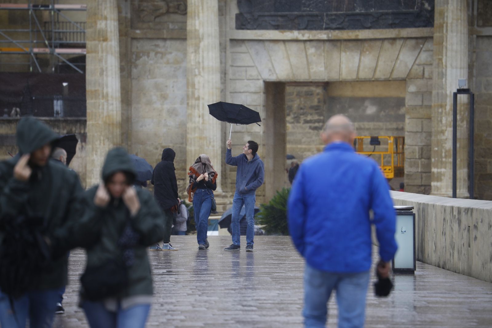 Las fotografías del regreso de la lluvia a Córdoba en pleno puente de Todos los Santos