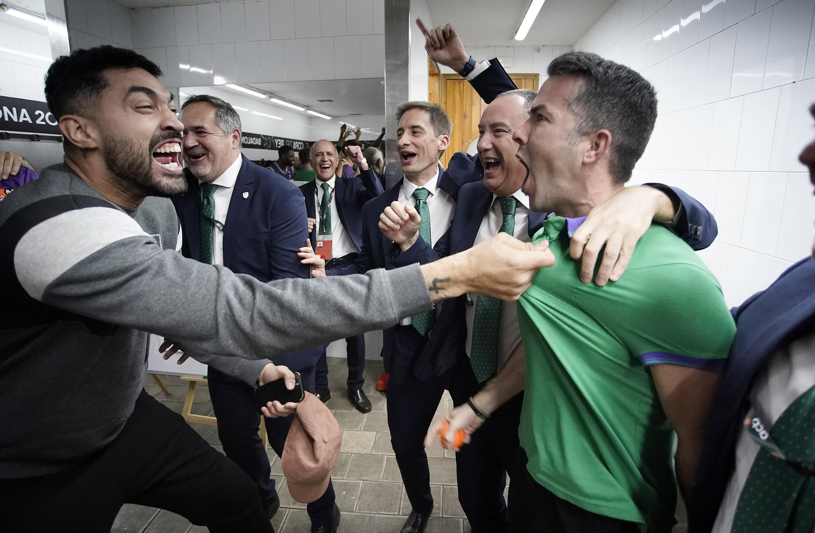 La plantilla del Unicaja celebra el pase a la final, en imágenes