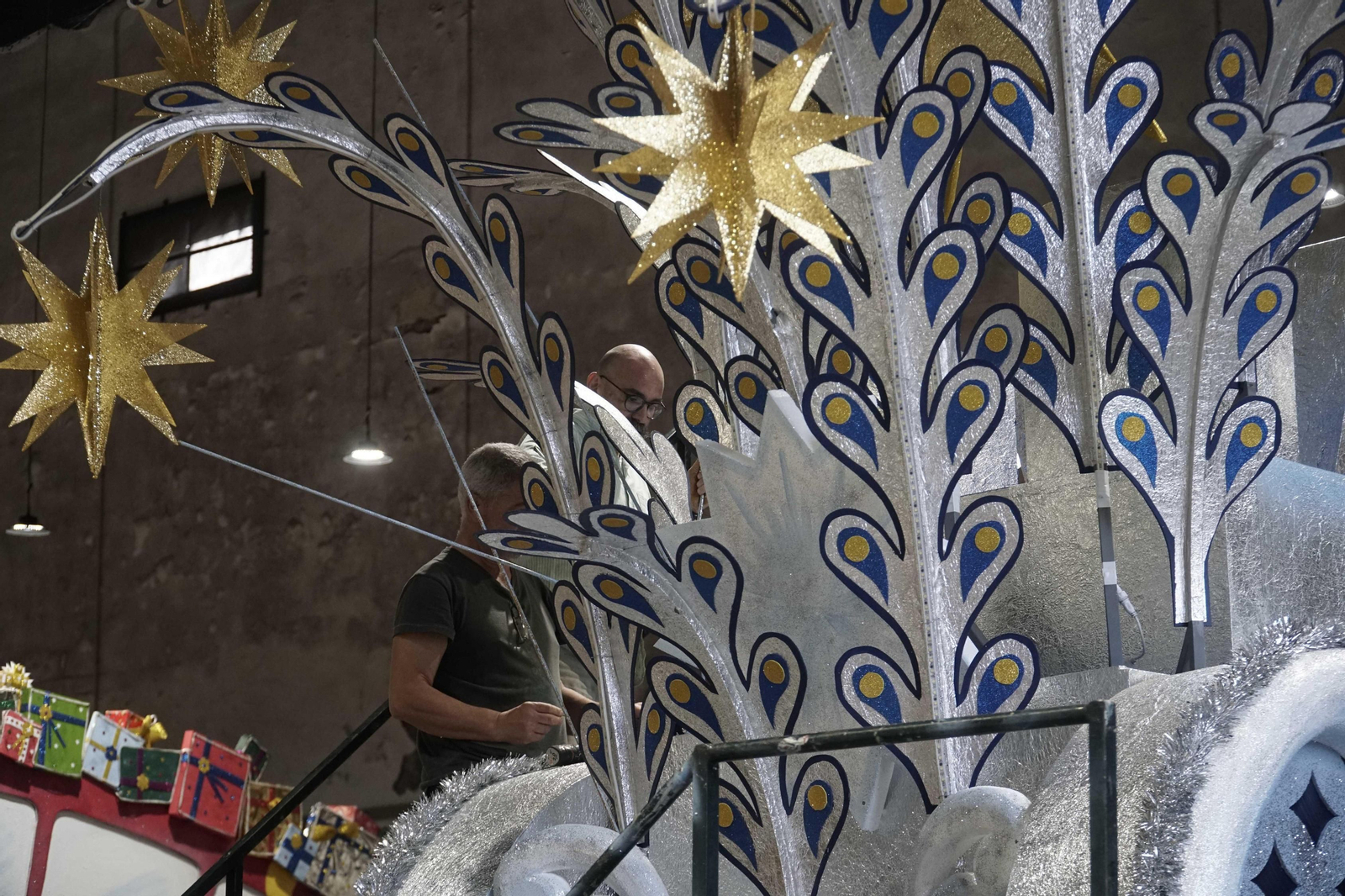 Así se construye la Cabalgata de Reyes Magos de Sevilla 2022