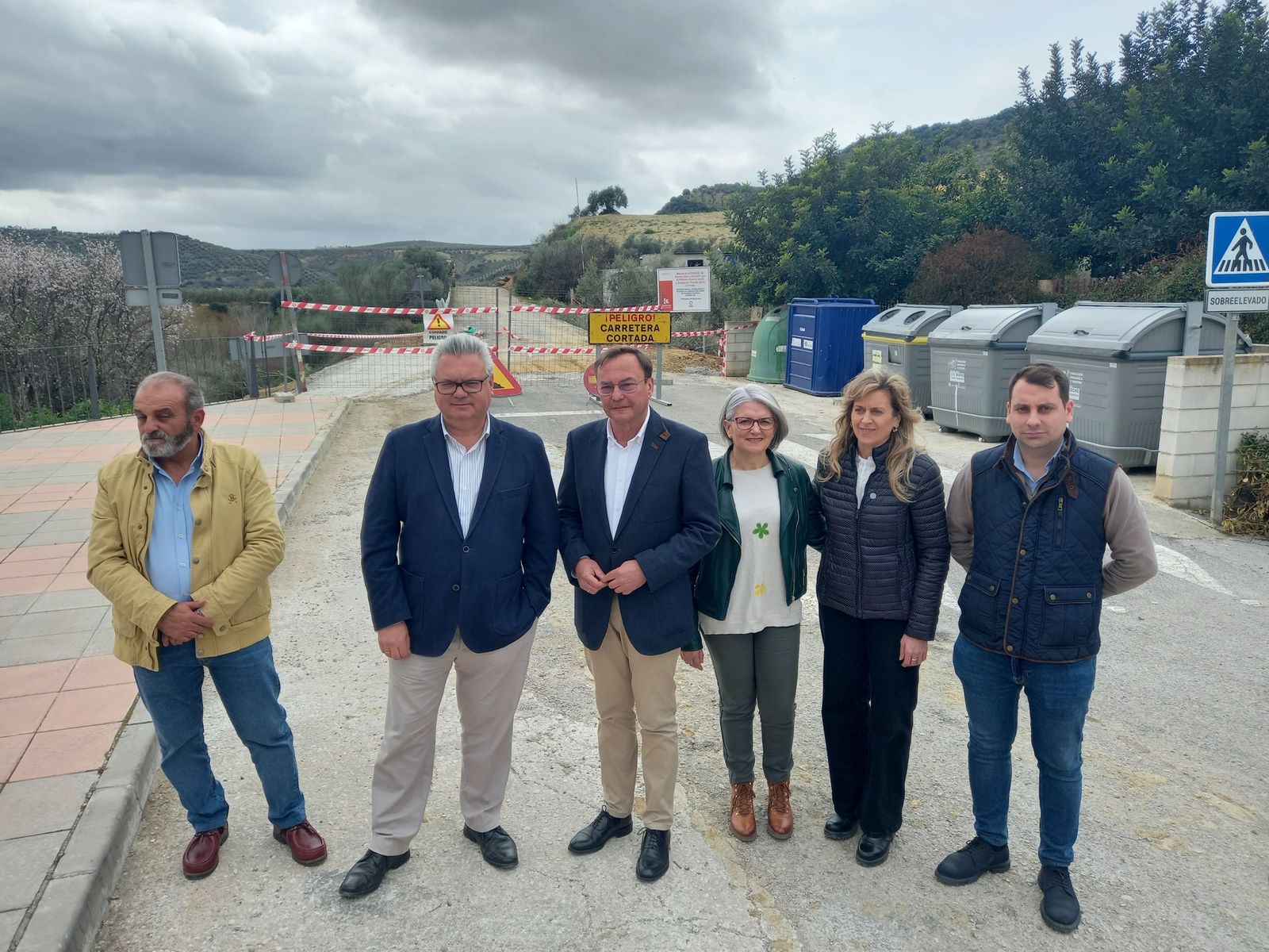 Dirigentes institucionales en la visita a las obras.