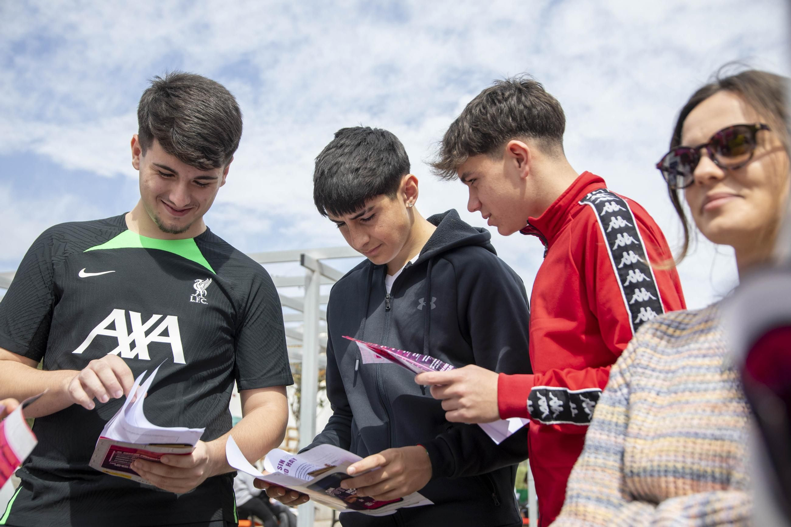 Sensibilización sobre la trata de mujeres en el IES Maestro Padilla de Almería, en imágenes