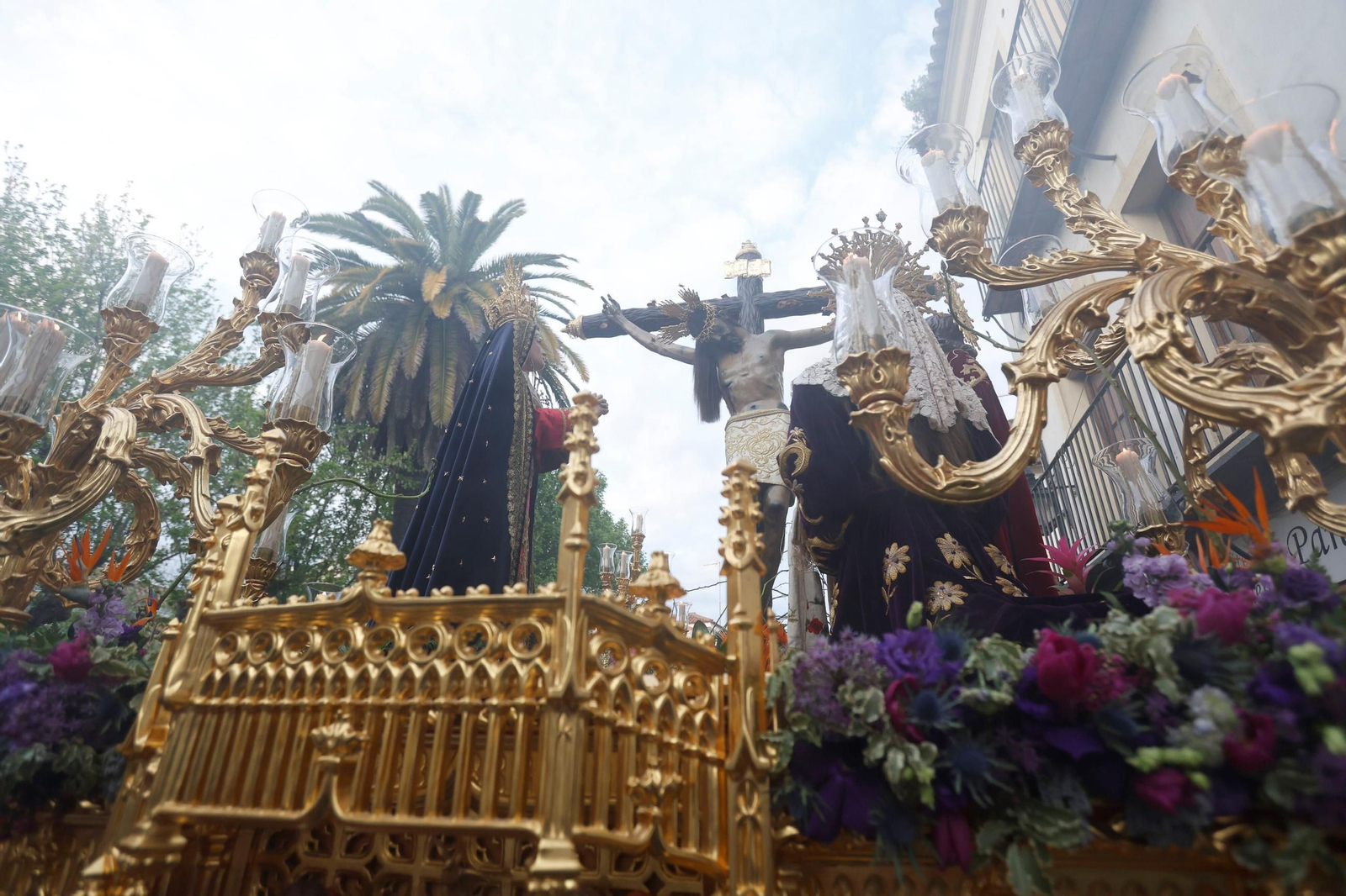 La procesión del Cristo de Gracia en este Jueves Santo de Córdoba, en imágenes