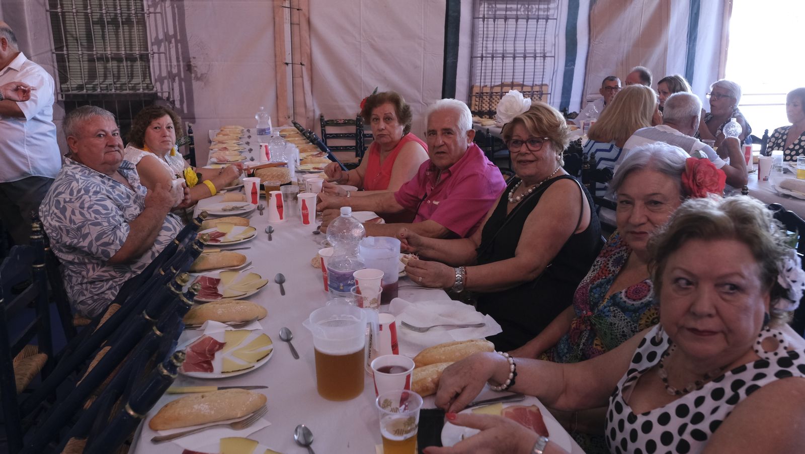 Imágenes de la comida homenaje a los mayores en la Caseta Municipal de la Feria de Almería 2022