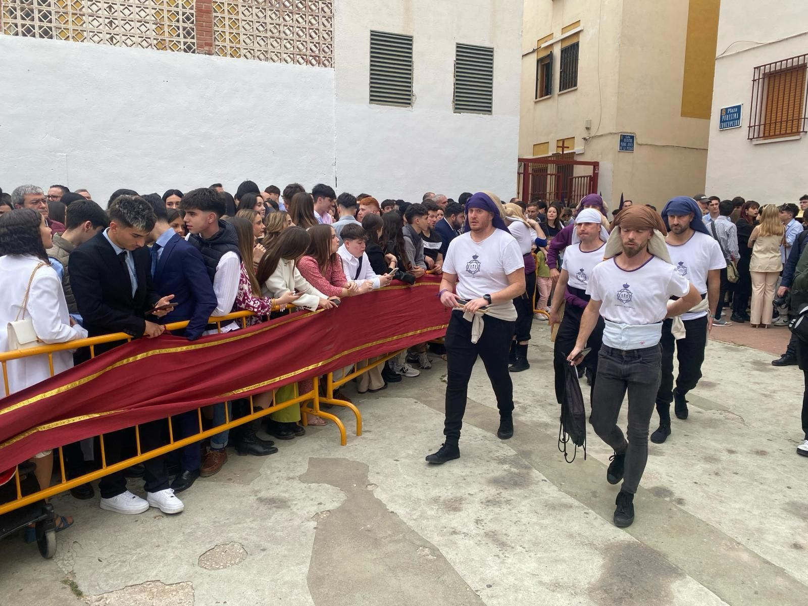 Tarde de Domingo de Ramos con cielos grises