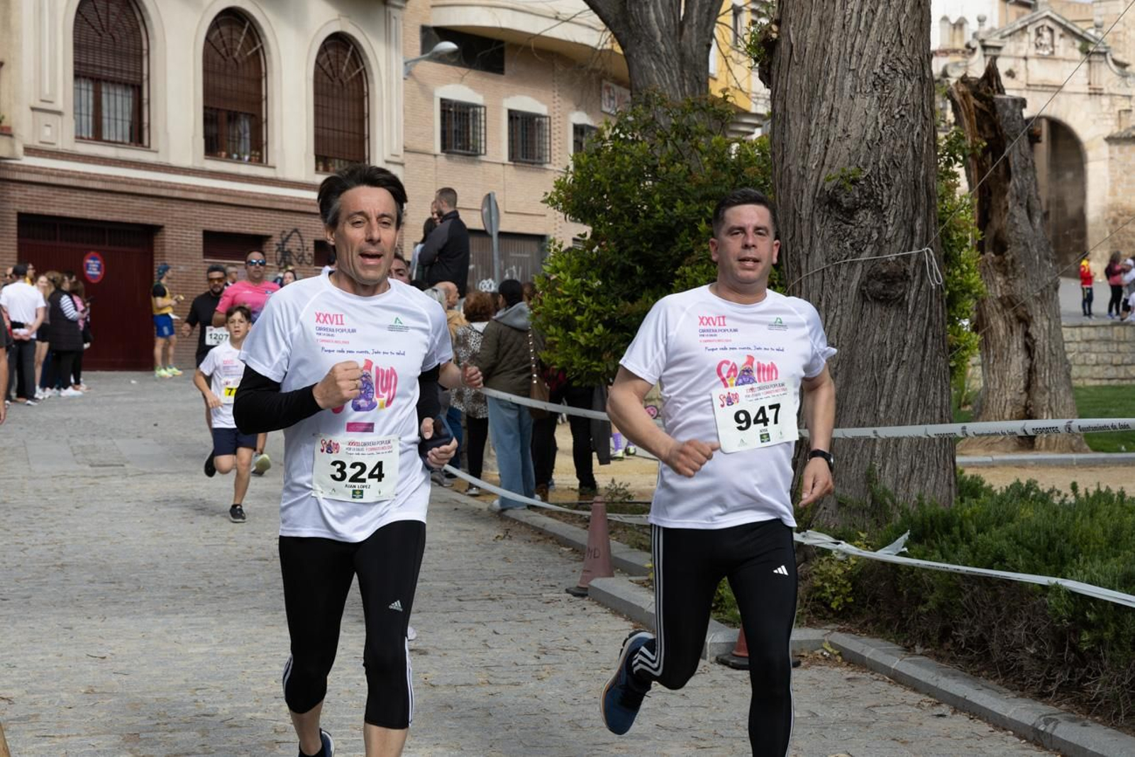 Más de 2.100 participantes corren  para promover la salud en Jaén, en imágenes (2)