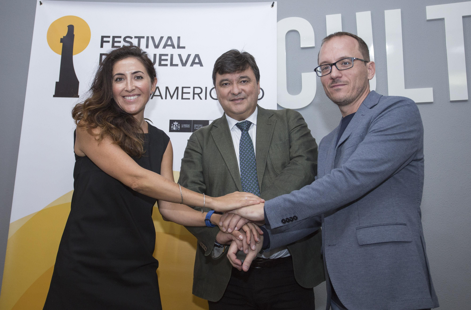 Firma del acuerdo entre el Ayuntamiento y Aguas de Huelva.