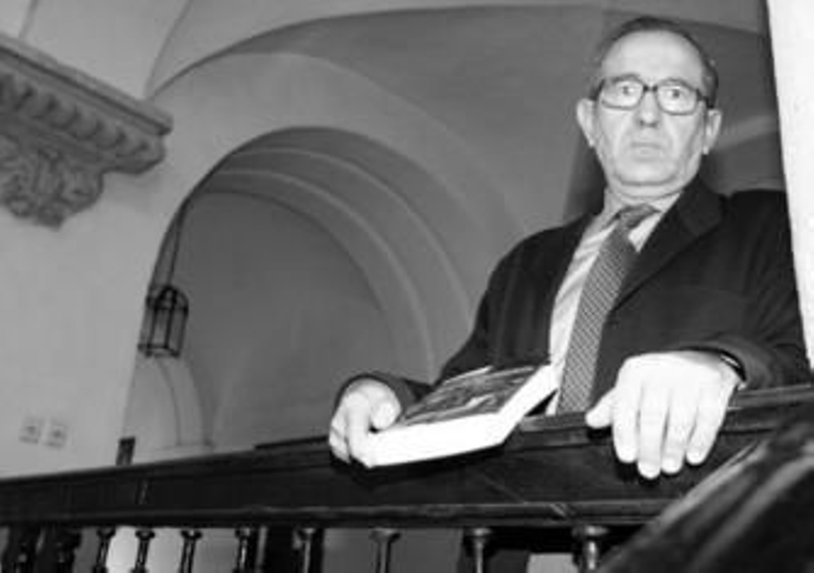 Cuenca Toribio, en la Facultad de Filosofía y Letras.