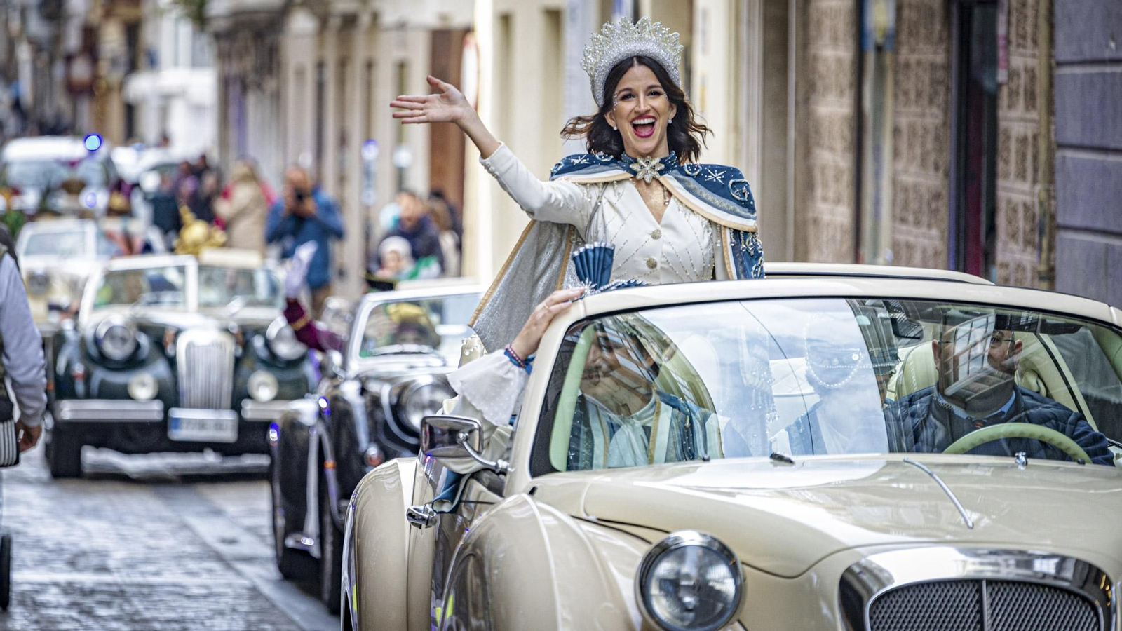 Las imágenes de SS.MM. los Reyes Magos en Cádiz: Visitas y cabalgata