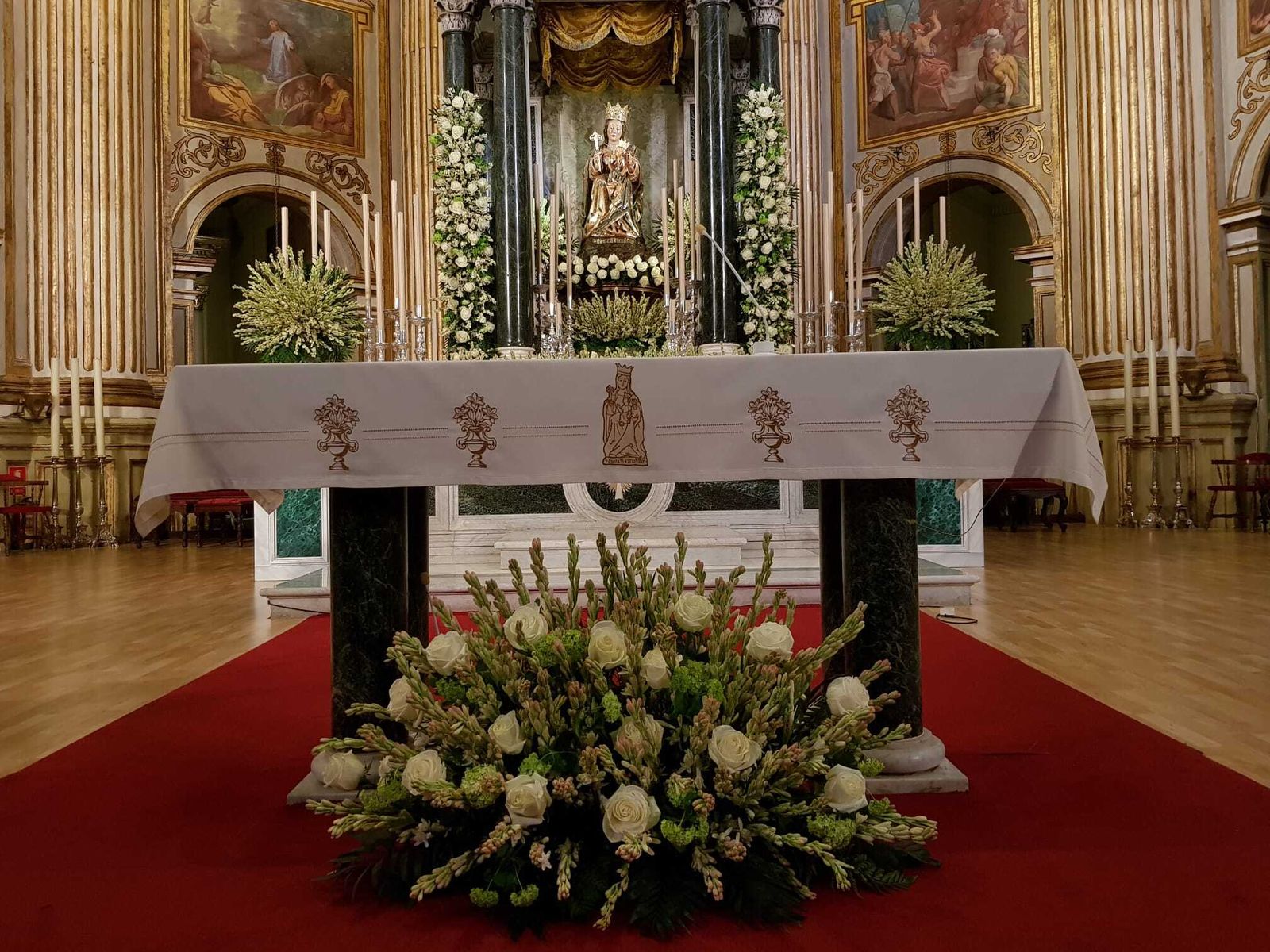 Málaga reza a Santa María de la Victoria en el día de su festividad