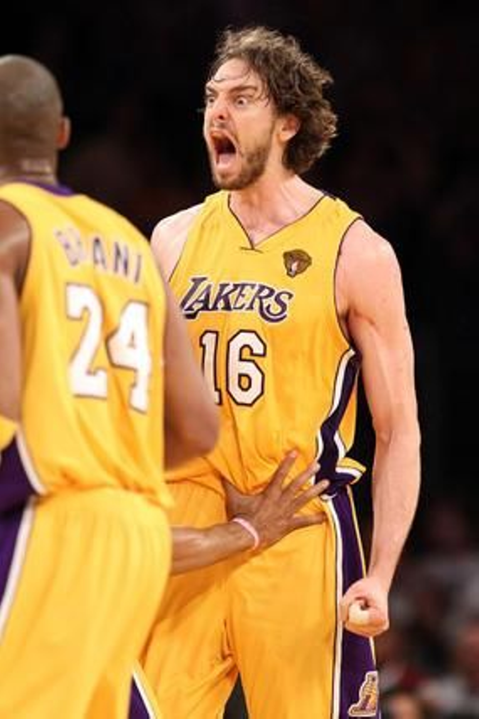 Los Angeles Lakers se alzaron con su decimosexto anillo tras vencer a Boston Celtics (83-79) en el séptimo partido de la final de la NBA.

Foto: Agencias