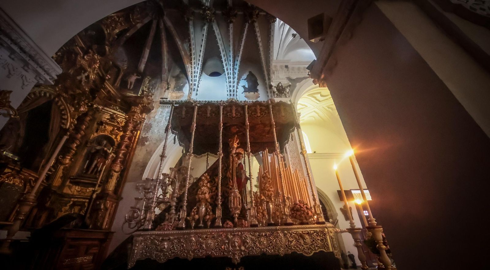 Imágenes de la visita a los templos tras el aplazamiento de la Magna Mariana de Jerez