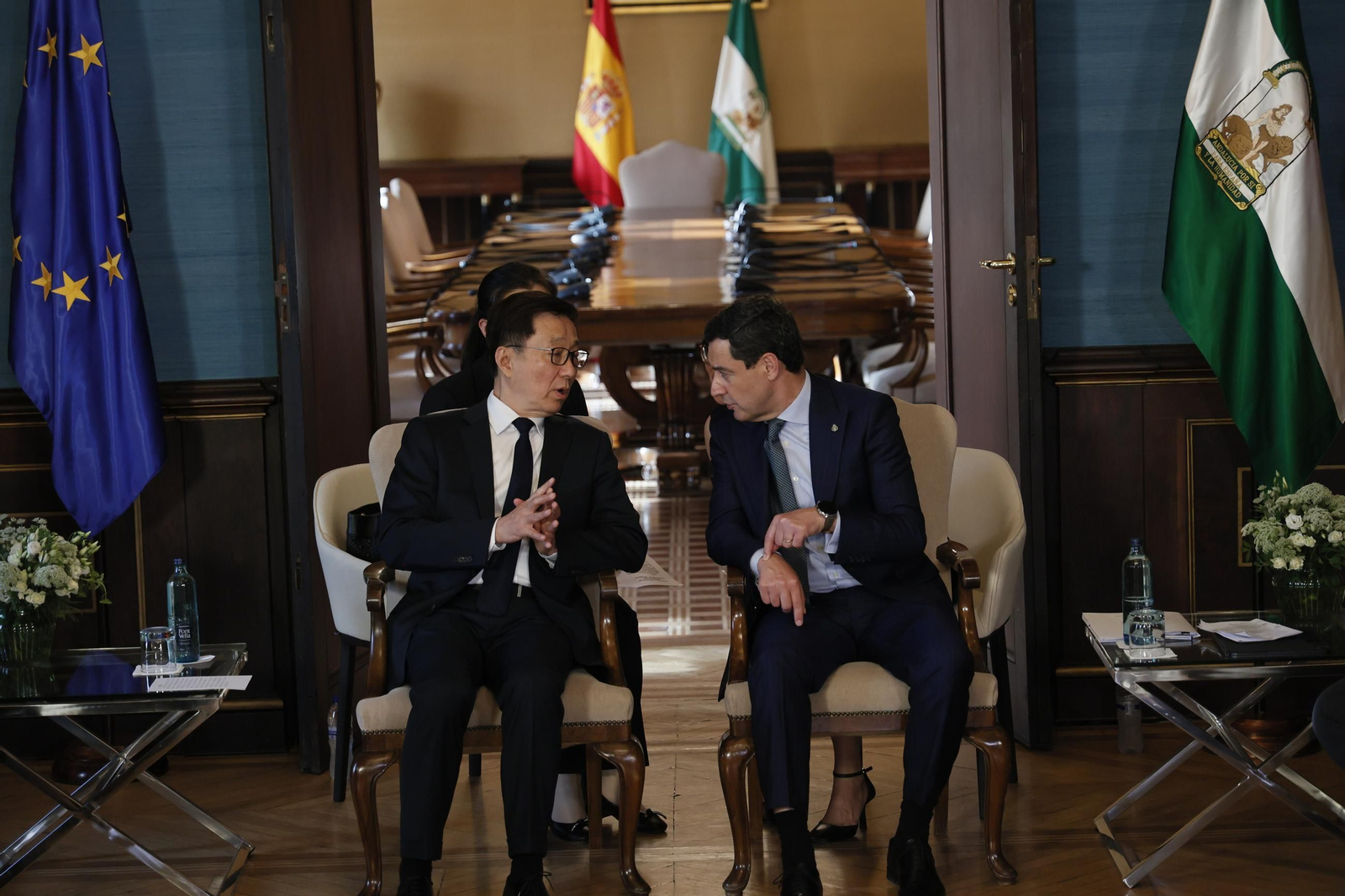 Las mejores fotos de la visita del vicepresidente chino Han Zheng a Sevilla para reunirse con Juanma Moreno