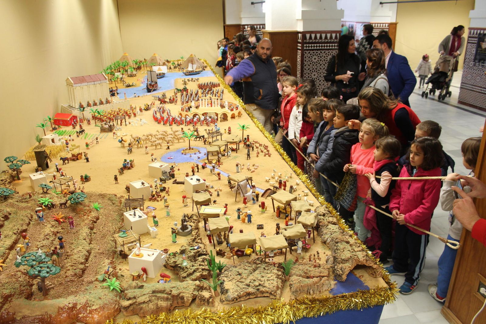 El gran Belén de Playmobil en Gines es uno de los más visitados por los niños.