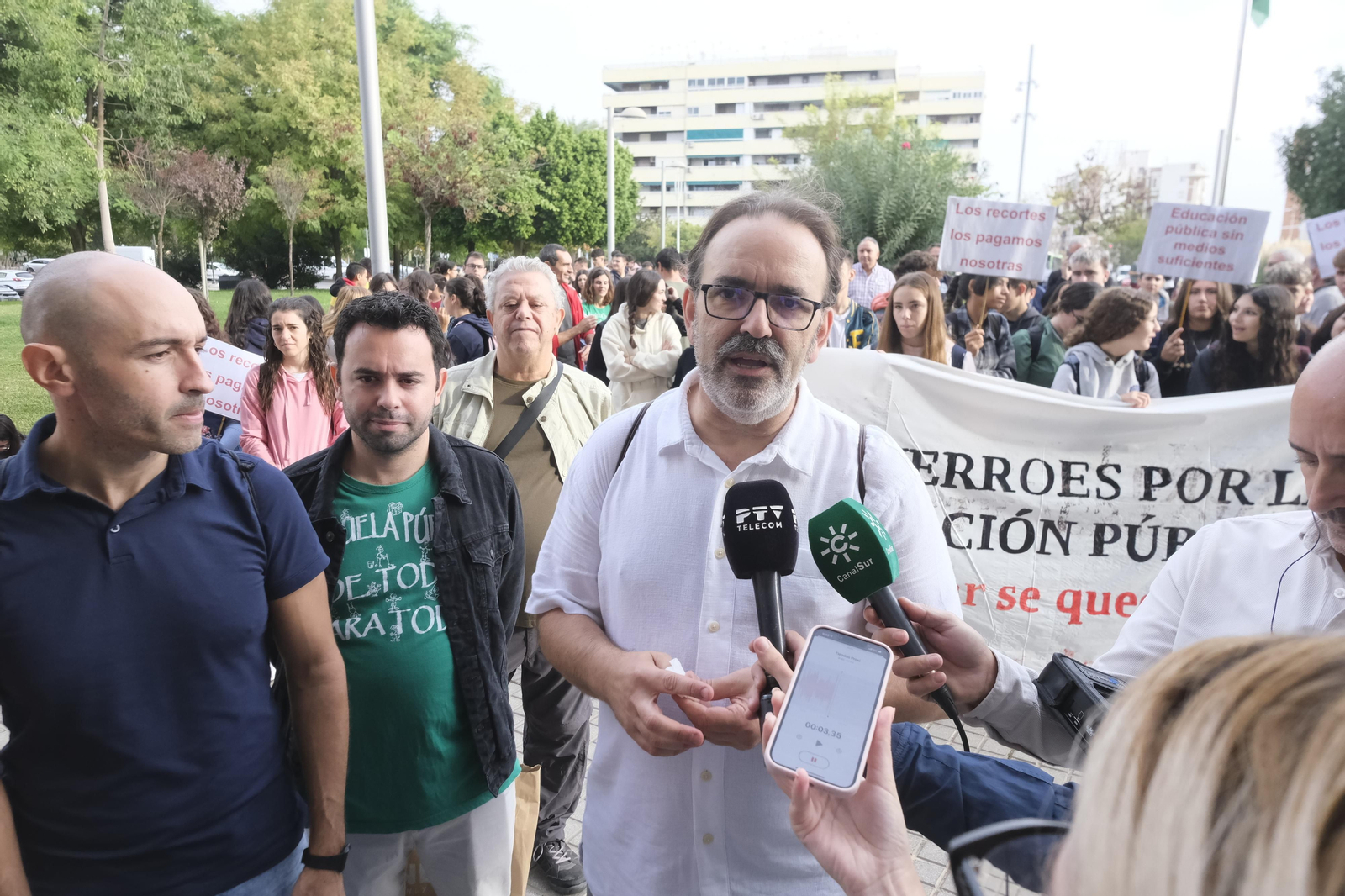 La nueva protesta del instituto Averroes de Córdoba, en imágenes
