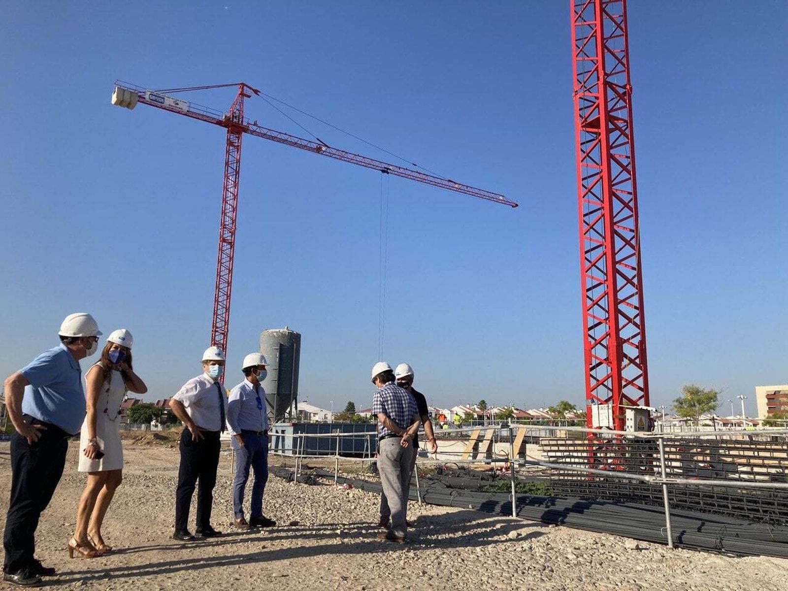 Visita a las obras de las próximas viviendas en Huerta de Santa Isabel.