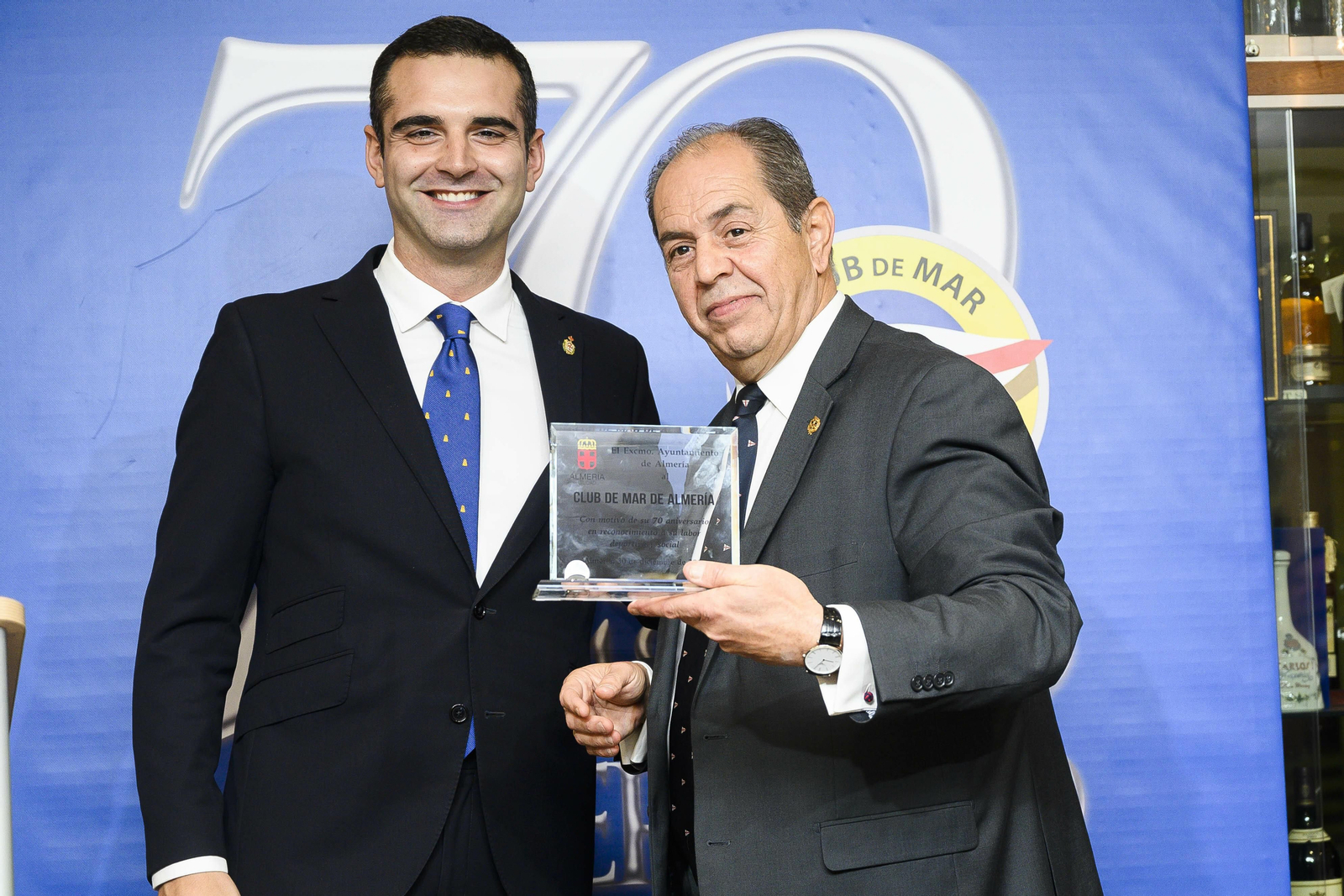 El alcalde de Almería arropa al Club de Mar en el Día del Socio dentro de su 70º Aniversario